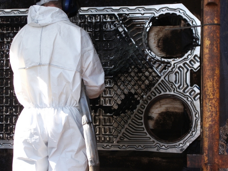 在不同行業(yè)的設(shè)備清洗中，為什么干冰清洗的地位不可撼動(dòng)？